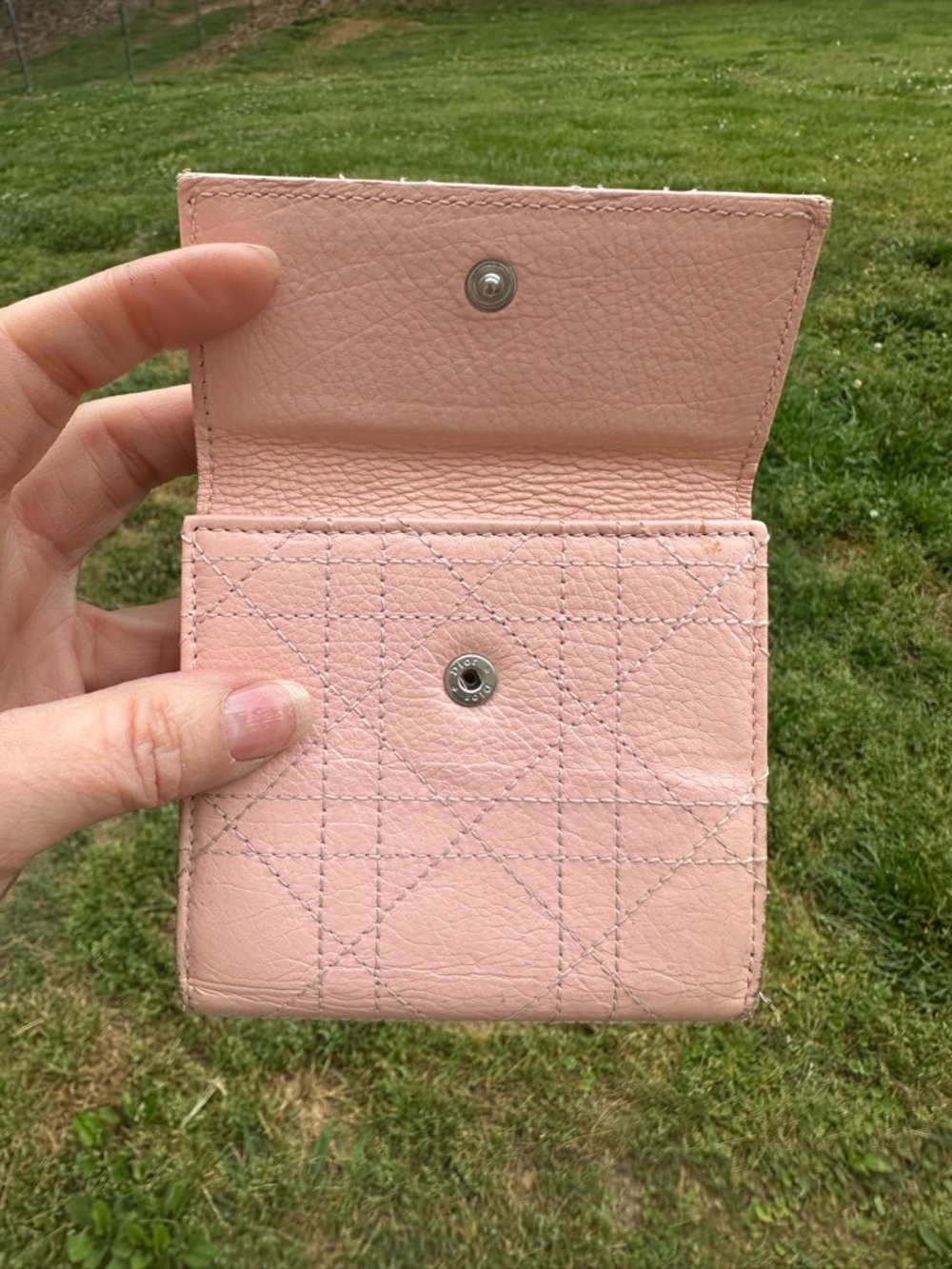 Christian Dior Cannage Pink Leather Compact Wallet Bifold Italy Authenticated - Picture 12 of 17